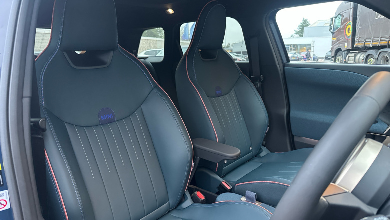 MINI Aceman 135kW E Exclusive 43kWh 5dr Auto Electric Hatchback